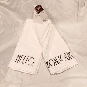 RAE DUNN KITCHEN TOWEL SET